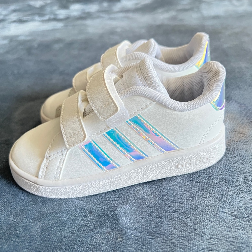 Adidas Kids White Sneakers with Iridescent Stripes size 7 toddler